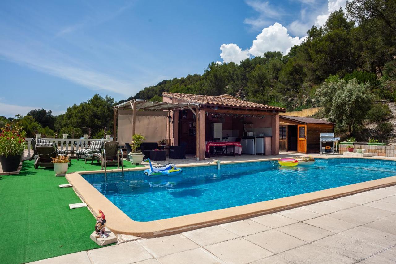 Appartement Avec Piscine Et Cuisine Roquefort-la-Bédoule Exterior foto